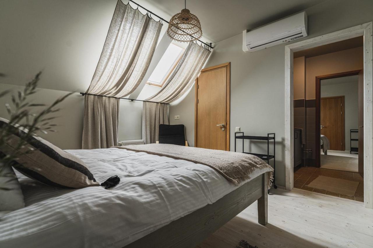 Guest House Garoza Tuja Bagian luar foto